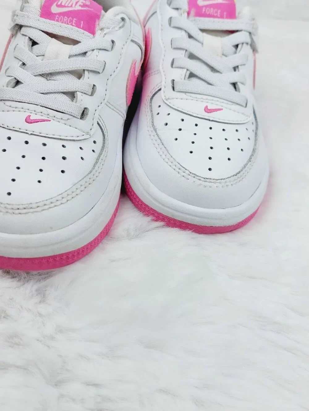 Nike Force 1 Low EasyOn Girls White Laser Fuchsia Sneaker Shoes Size US 10.5C